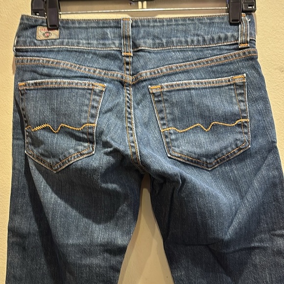 Red Engine Women's Cropped Blue Jeans - Picture 4 of 7